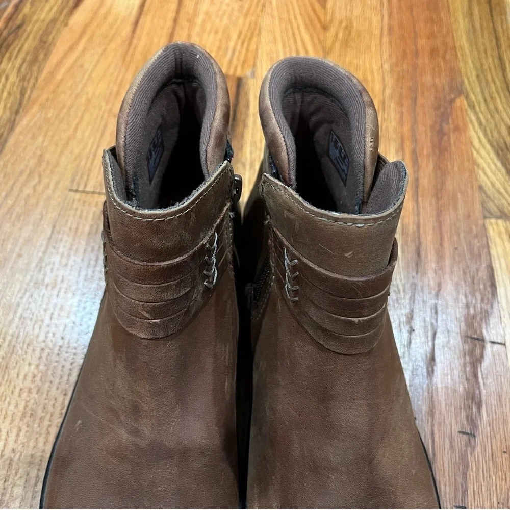 Collections by Clarks women's side zip Cora Rae Dark Tan Size 7.5‎ M Like New
